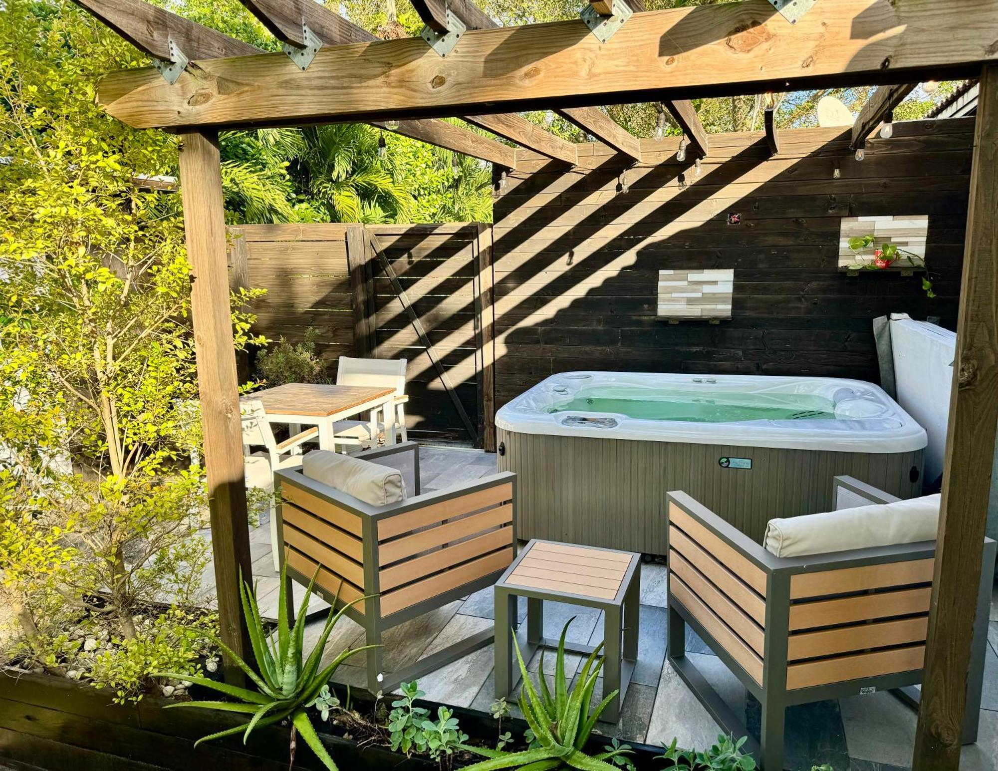 Hot Tub House On Golf Course! 10 Mins To The Beach Miami Extérieur photo